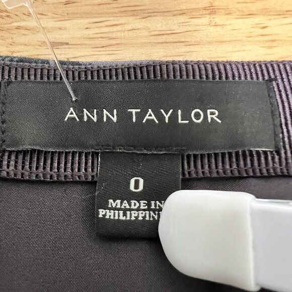 Ann Taylor Floral Pencil Skirt Knee Length Back Slit Purple/Multi Size 0 - Picture 8 of 9